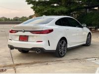 BMW 220i M Sport ปี 2021 สีขาว เบาะแดงยอดนิยม รถบ้านมือเดียว ไมล์น้อย รูปที่ 3